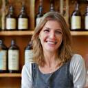 Photo de Madame Leclerc, Gérante de l'Épicerie La Cave d'Émilie